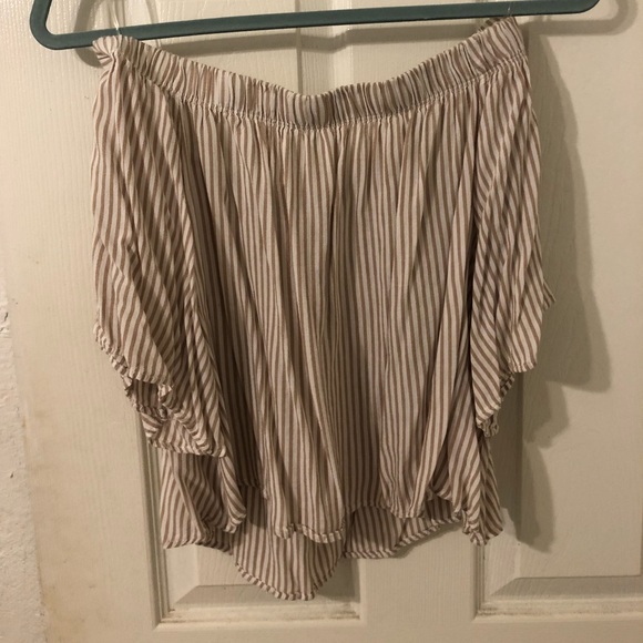 Tan off the shoulder crop top 🌸 - Picture 2 of 3